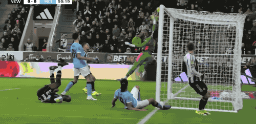 德州扑克官网-半决赛首回合：曼城2-0卫冕冠军13场不败 塞梅尼奥加盟两场造3球