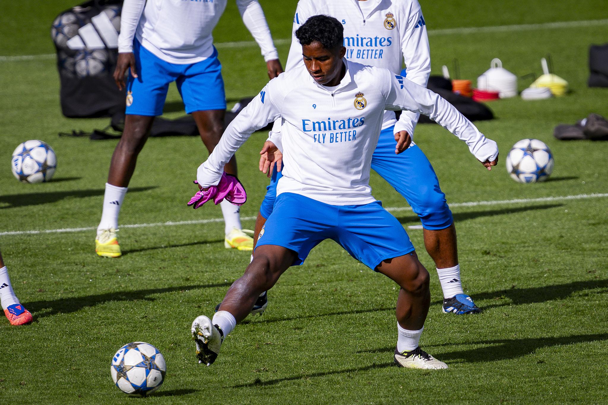 德州扑克-布雷斯特：在里昂，有针对恩德里克的计划吗？“不，没什么特别的”