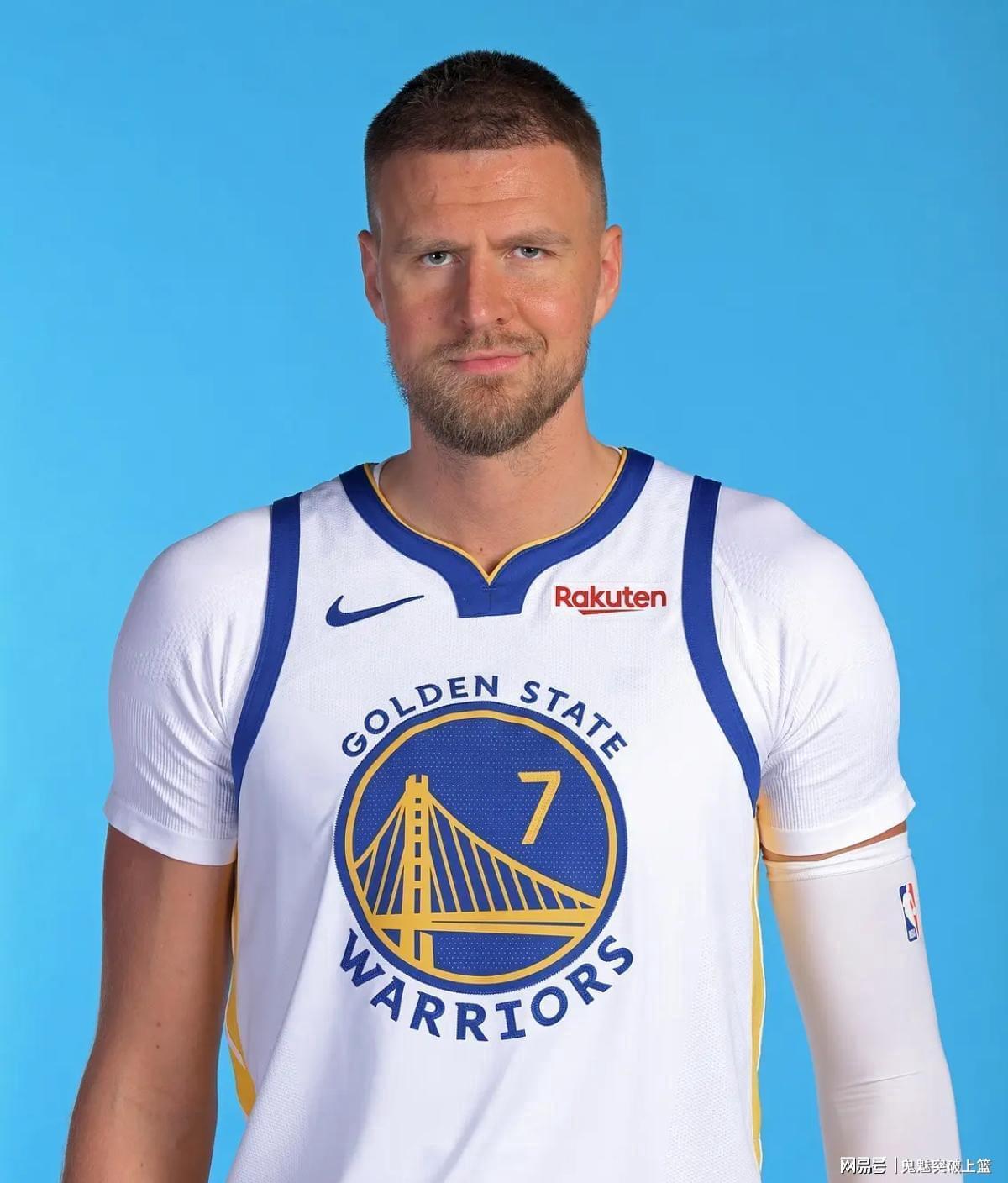 三战怒砍64+23+10！感谢勇士交易，他终于能做真正的自己